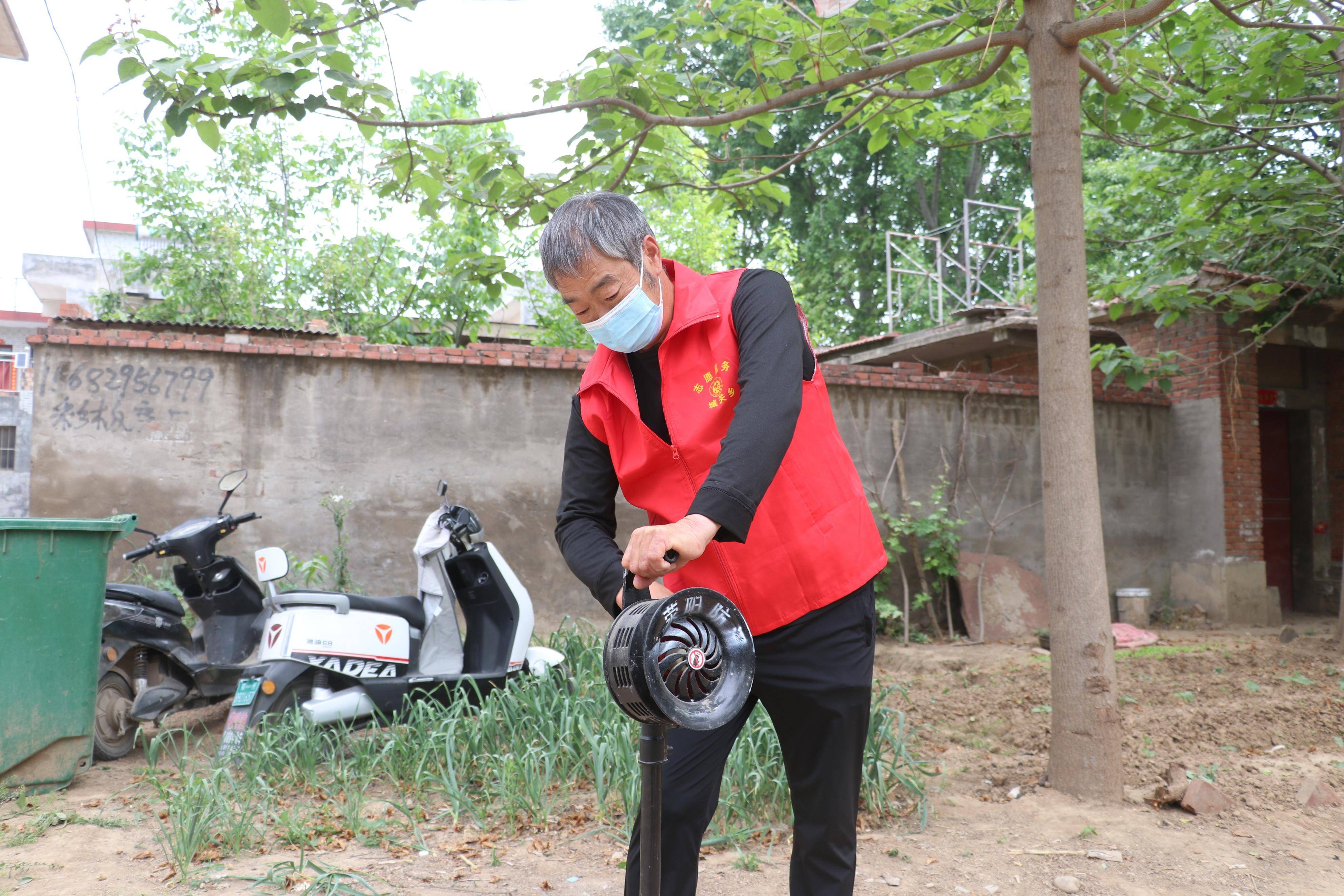 近日,随着村支部书记张有良一声令下,城关乡张楼村2024年防汛应急预案