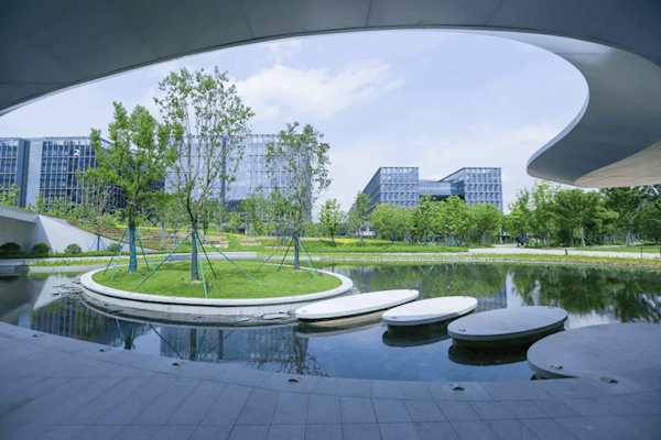 阿里巴巴杭州全球总部正式启用:空中俯瞰是一个笑脸花园
