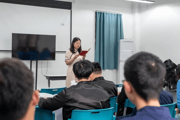 石浦镇,新桥镇团委联合开展"身入历史·心向未来"主题团日活动