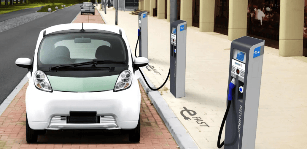 新疆打造10分钟充电圈 将豁免电动汽车充电停车费