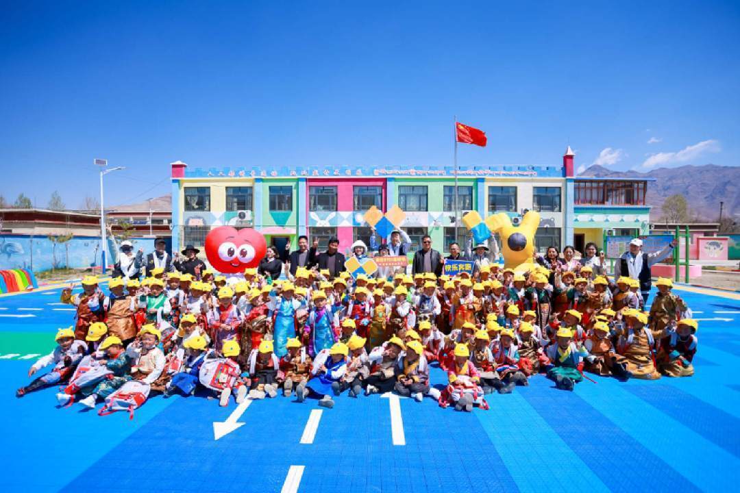 日喀则江孜新增2座乡村儿童操场