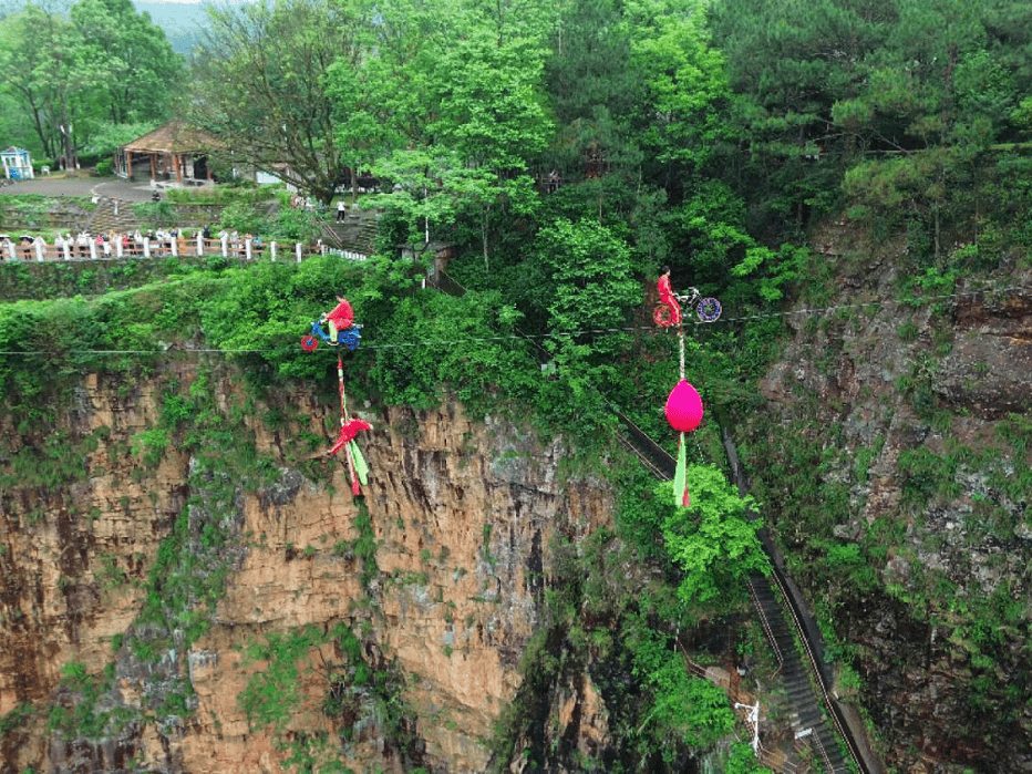游记 | 探寻天坑溶洞,峰林与乳源大峡谷的自然之美