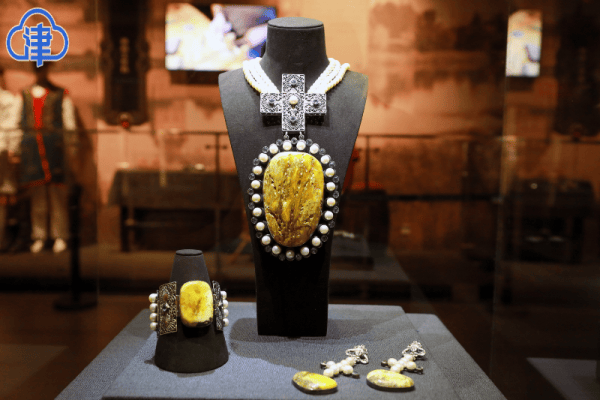 "瞬间与永恒——波兰琥珀文化艺术展"加强中波文化互鉴