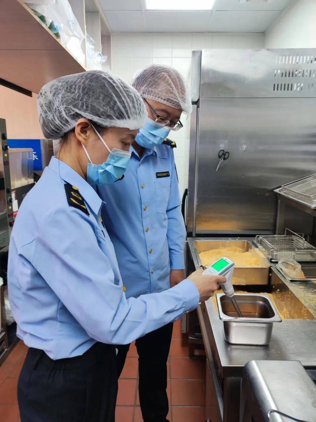 为进一步防范食品安全风险隐患,银川市市场监督管理局近日开展餐饮