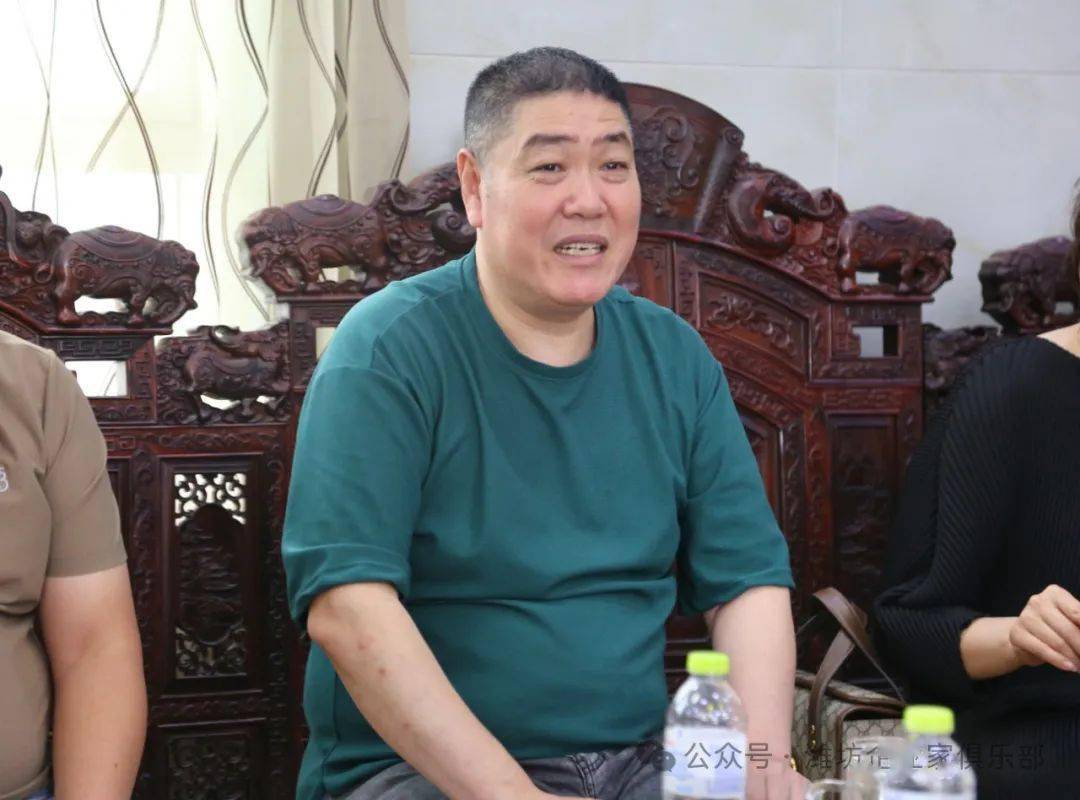 公司董事长张光文,轮值班子:潍坊启翔泰山名饮有限公司总经理张绪珍