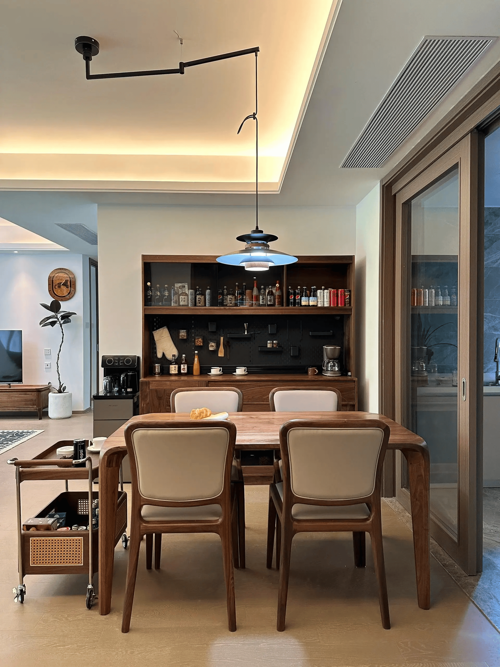 一不小心就把家装成了现在流行的胡桃木风!