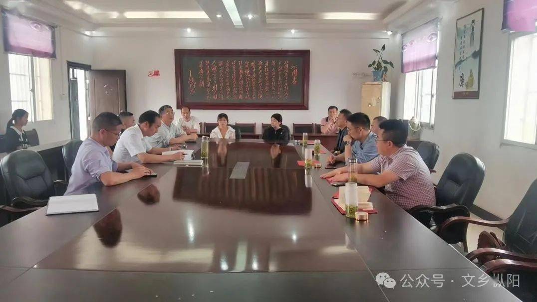 合肥枞阳籍乡友来横埠中学开展爱心助学活动