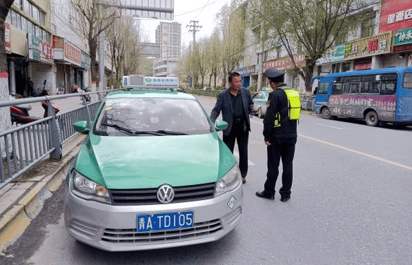 湟源县 | 21号出租车, 你被夸了!