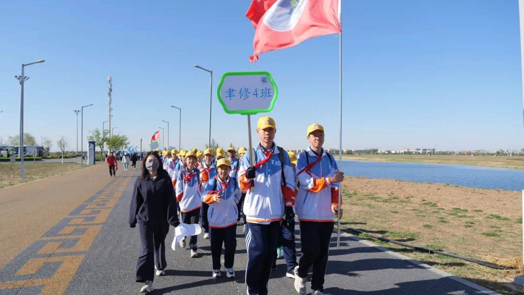 "初"心如磐 奋楫笃行 | 呼市一中初中部举行"青春