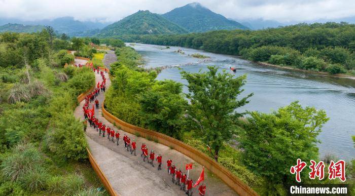 徐永义 摄日前,浙江温州永嘉县举行第十五届重走红军路主题活动,其以