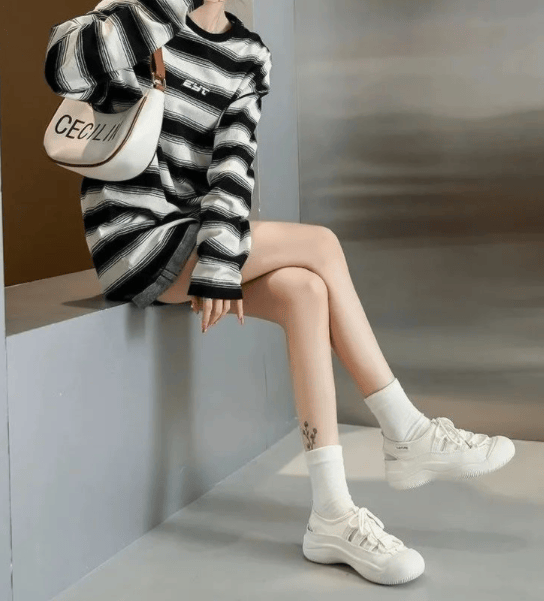 今夏更流行踩屎感运动凉鞋~透气防水不臭脚,穿去溯溪,徒步一点也不累