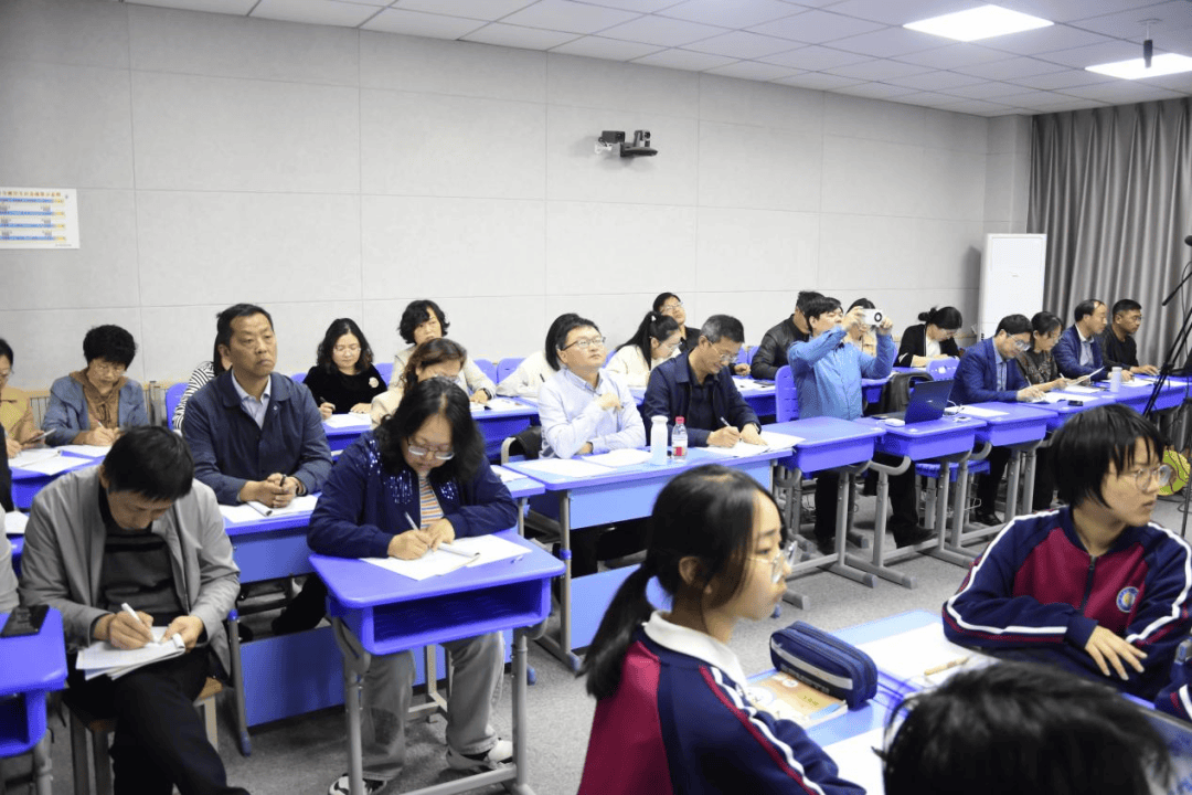 大丰金丰路初中承办北京通州·江苏盐城联合研修活动