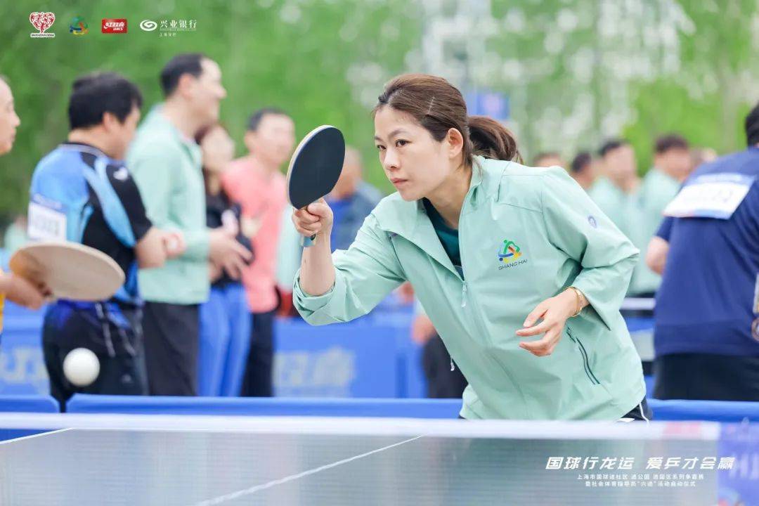 启动仪式上,乒乓球奥运冠军王励勤,阎森,张怡宁,世界冠军张德英,曹燕