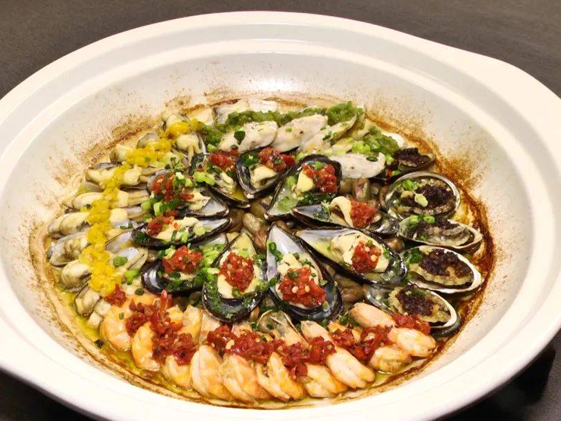 9折吃丰收日招牌菜!海鲜拼盘好吃绝了.