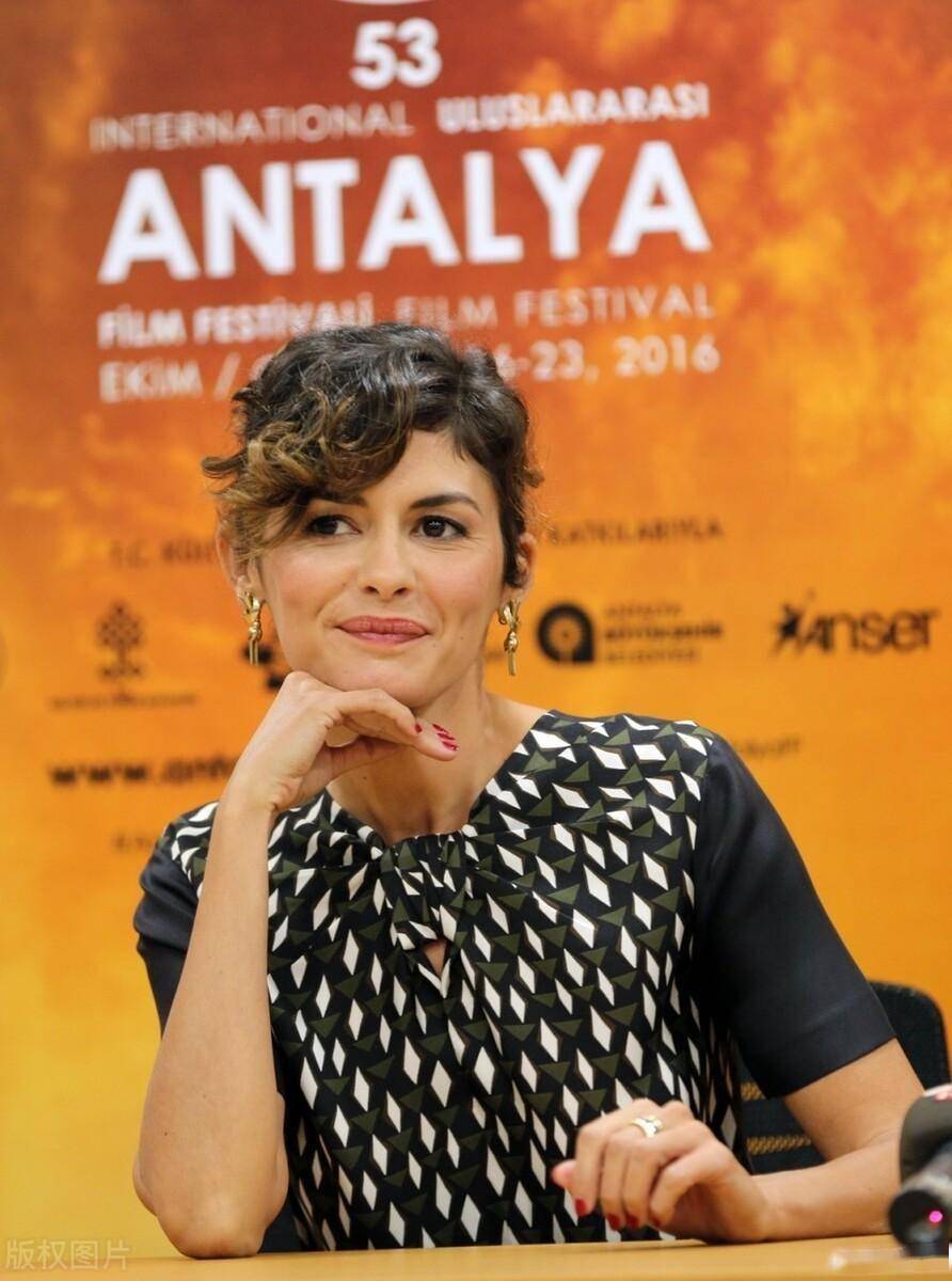 奥黛丽·塔图这身材,这才是尤物啊!