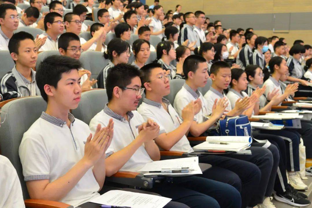育人润心 向光而行 | 石家庄二中心理健康月活动之"青春中国"主题专家