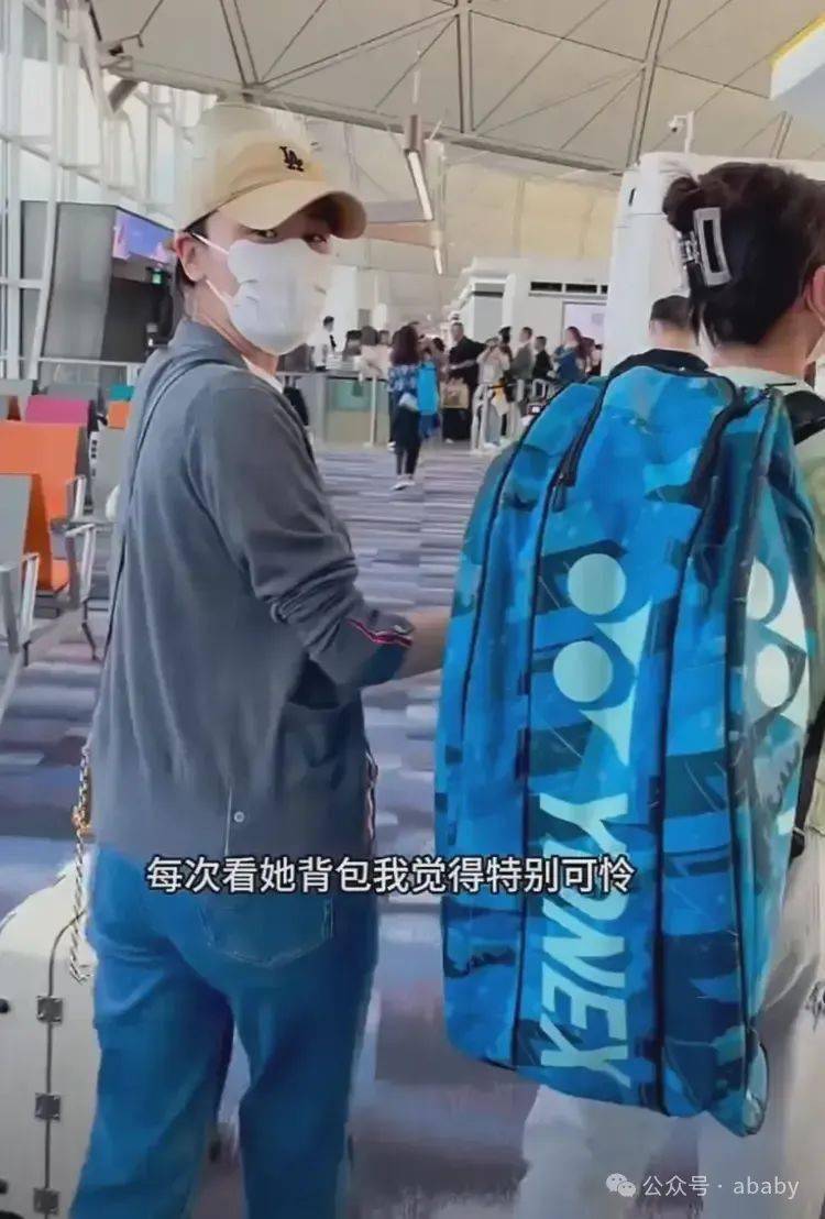 田亮一家陪女儿去韩国比赛,叶一茜对着镜头喊话她特别心疼孩子,森碟的