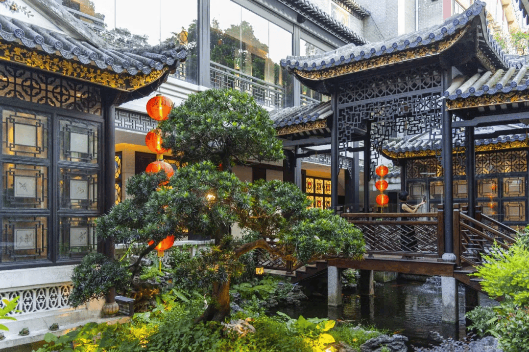 越秀集聚了北园酒家等28家米其林餐厅,渔民新村,幸运楼等10余家久经