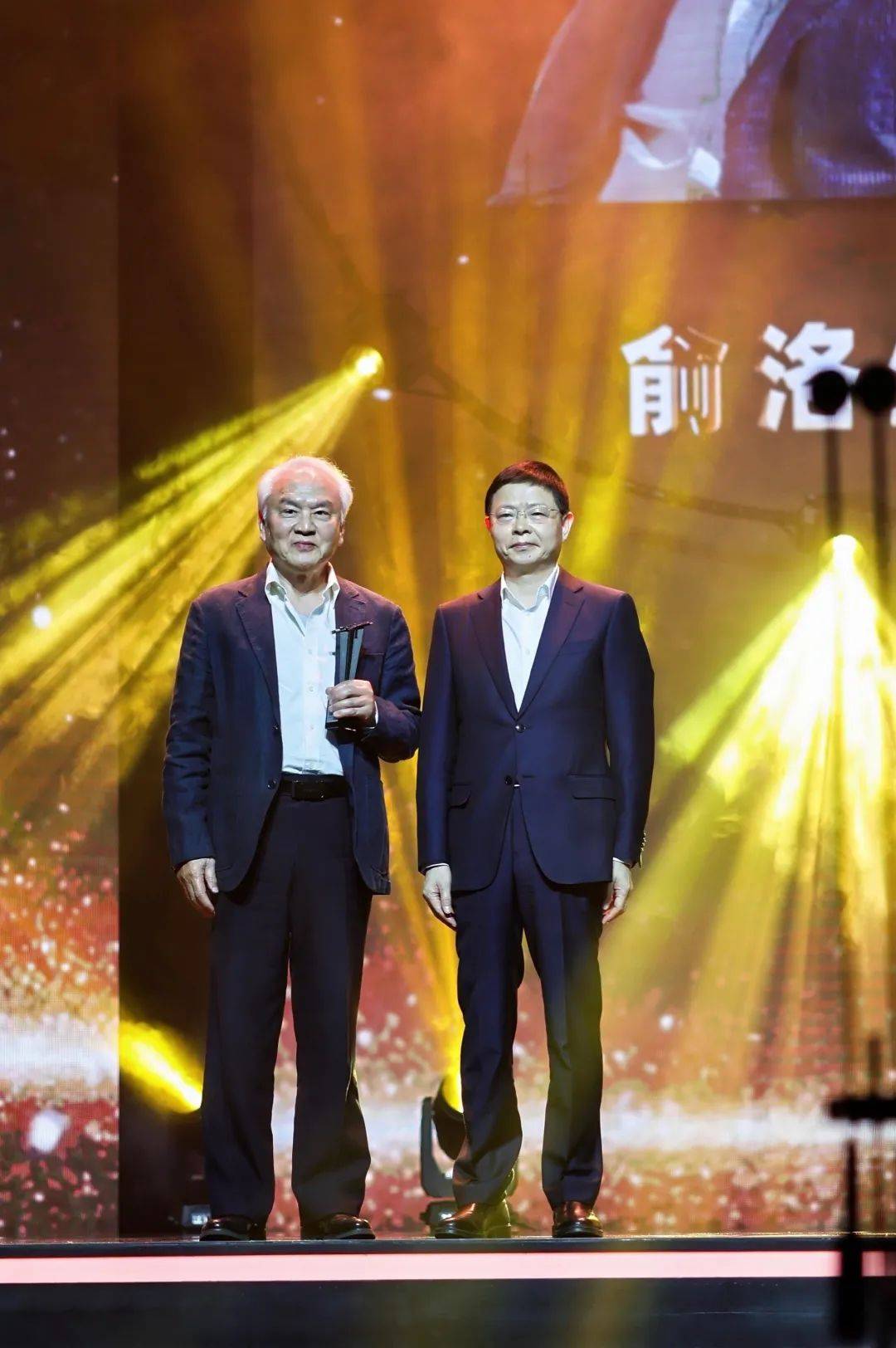 "壹戏剧大赏"14项大奖揭晓!2024上海·静安现代戏剧谷圆满闭幕