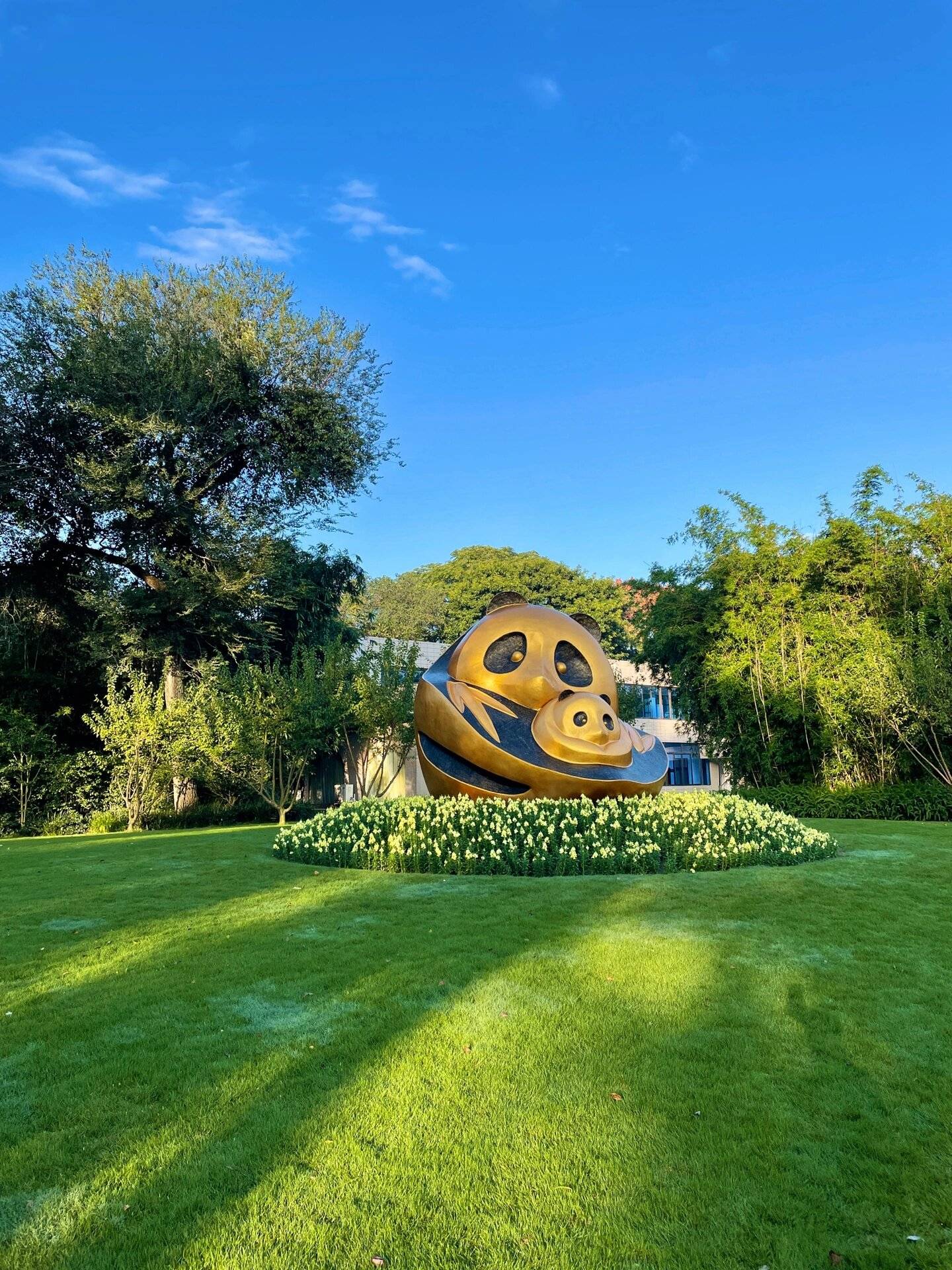 一般来说,通辽至成都的常规跟团游,包括往返交通,住宿,餐饮,景点门票