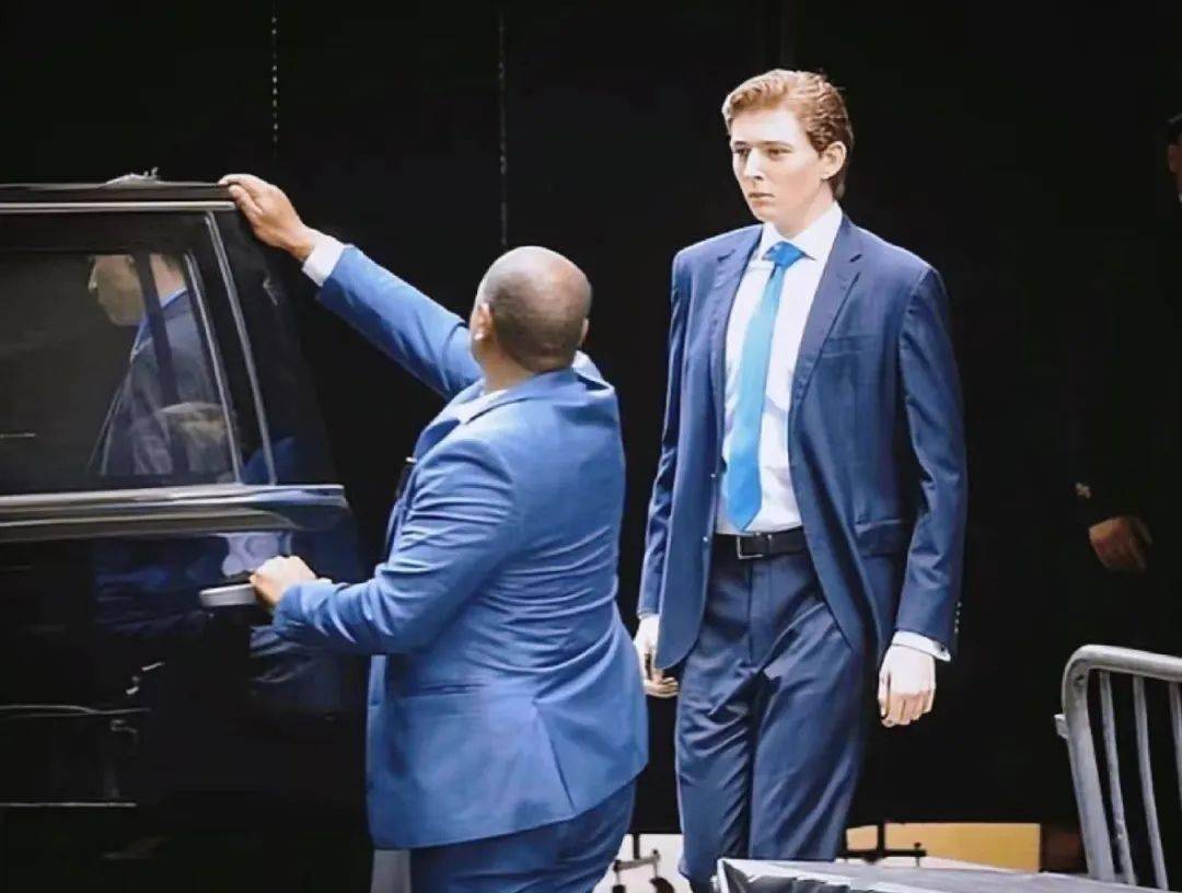 还记得特朗普的小儿子巴伦吗?身高超两米了?