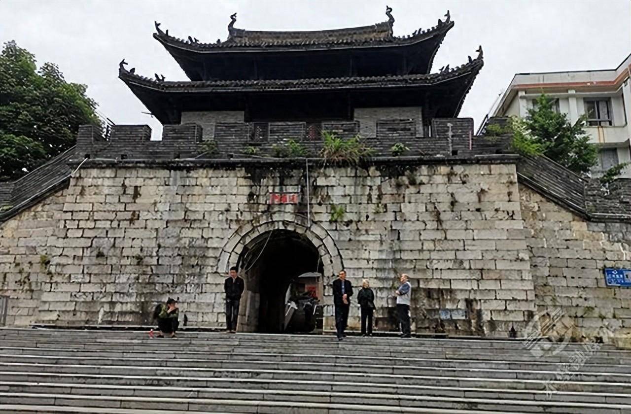 湖北赤壁:古街城墙焕新颜 城市更新提升文化品位