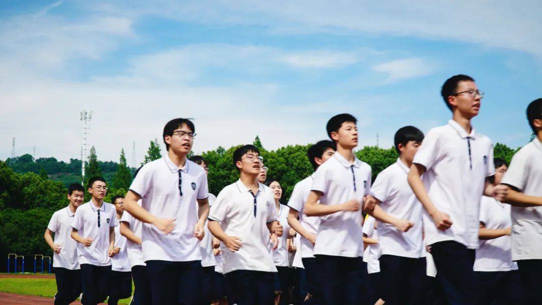 阳光运动 释放心灵——澄潭中学第十五届春季运动会