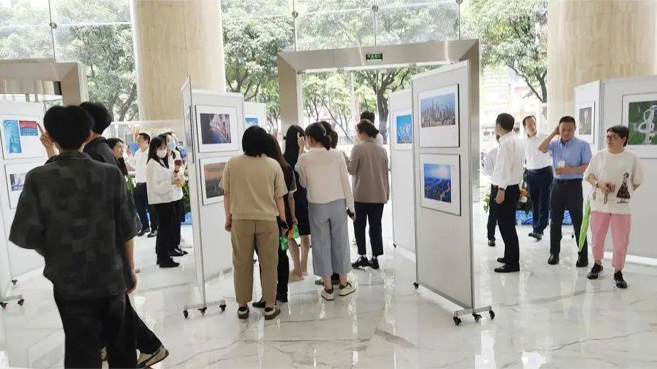 "美在花城,特别为你"特运职工摄影展在广州远洋大厦,中远海运大厦等