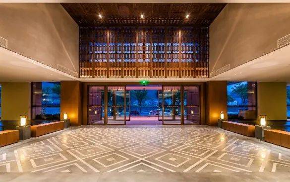 6公里百利沙昌化大酒店电话:0571-63630888地址:浙江省杭州市临安区龙