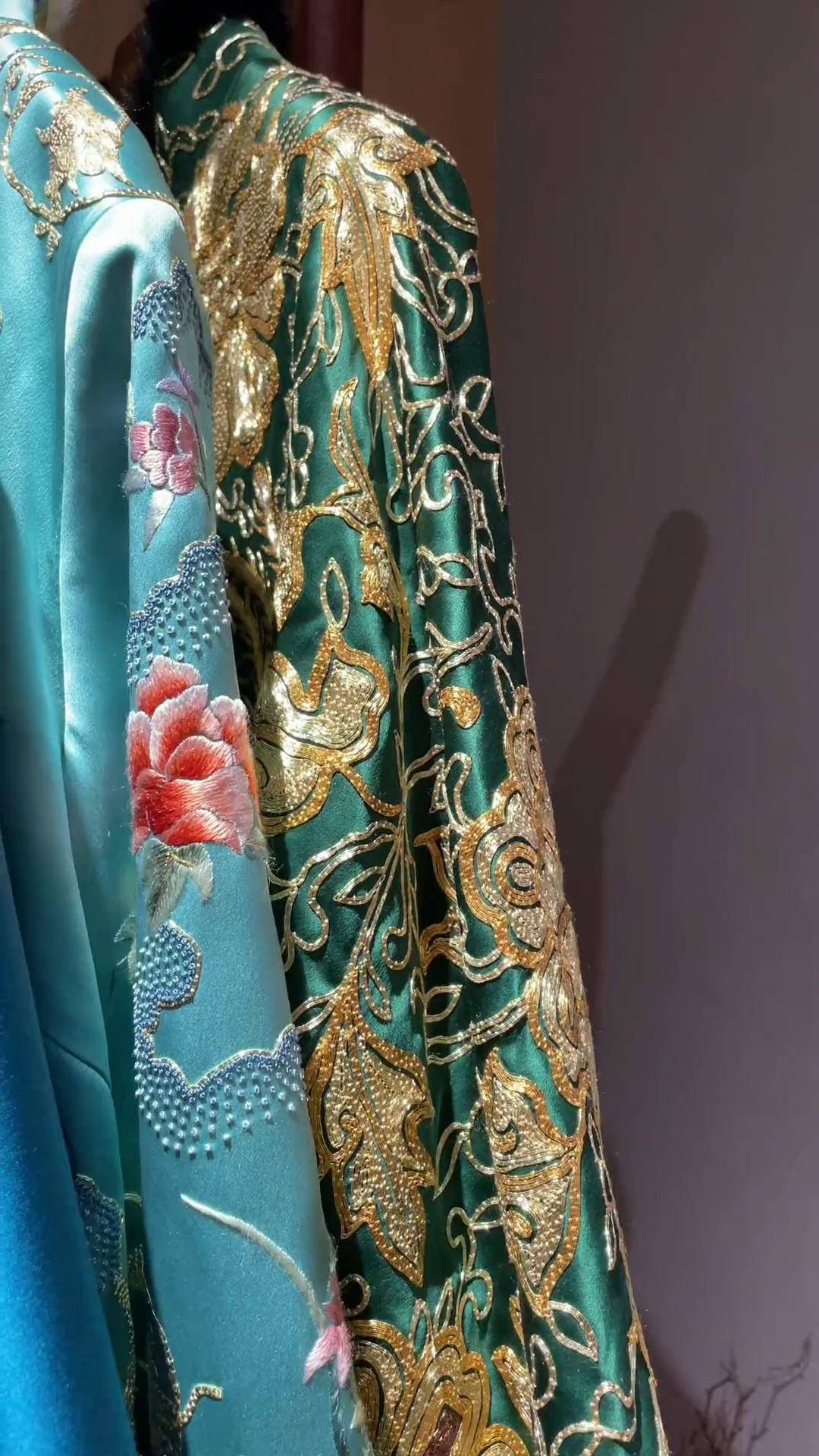 可以收藏和传承的老绣捻金缂丝打籽绣袄子,独一件的魅力国风服饰 新