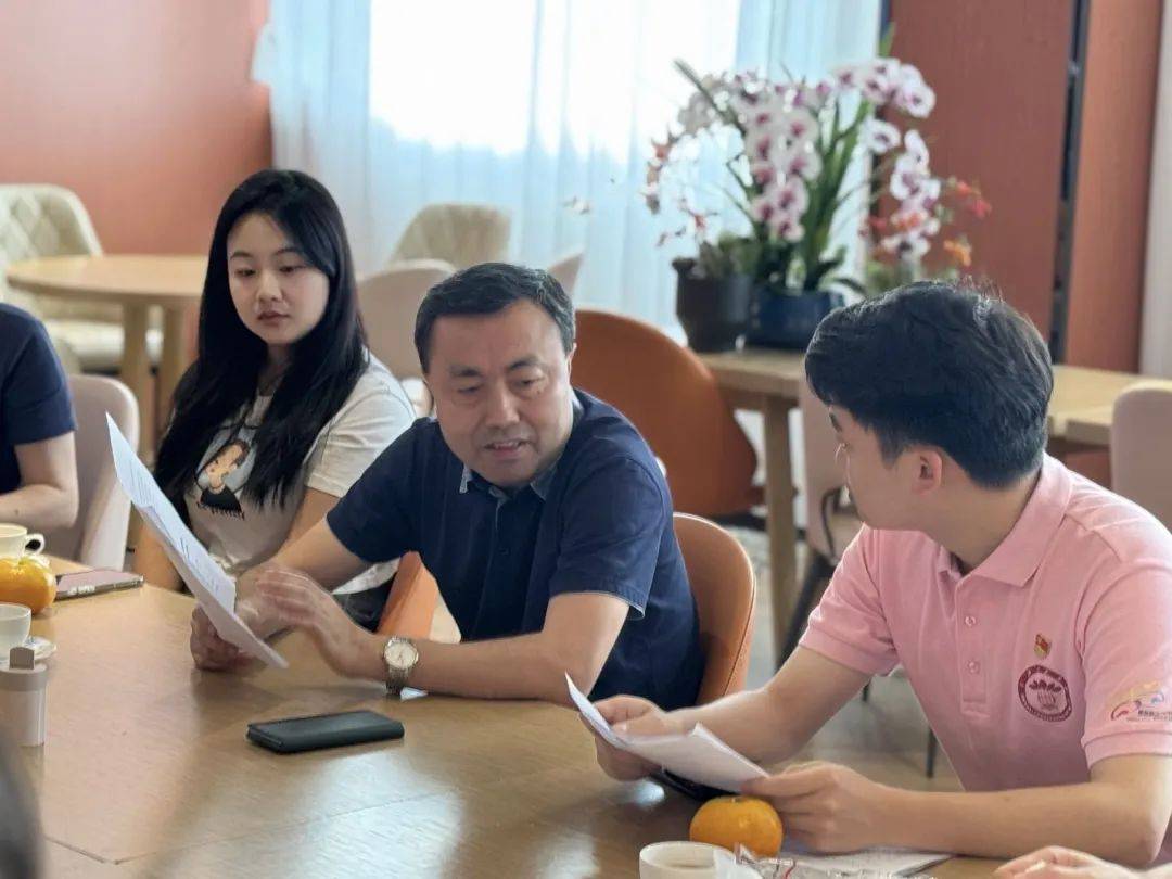 学校举行2024年第1期"青年之声"——书记院长学生圆桌座谈会