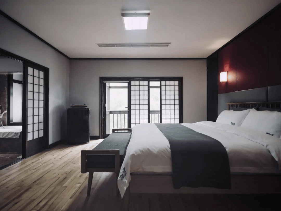 石柱村滩林内君兰小隐森林度假酒店森林大床房云上民宿-绝美天空之境