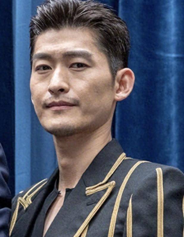 陈冠希之后张翰颜值也倒了!果然,男神最后的归宿,是"赵本山"