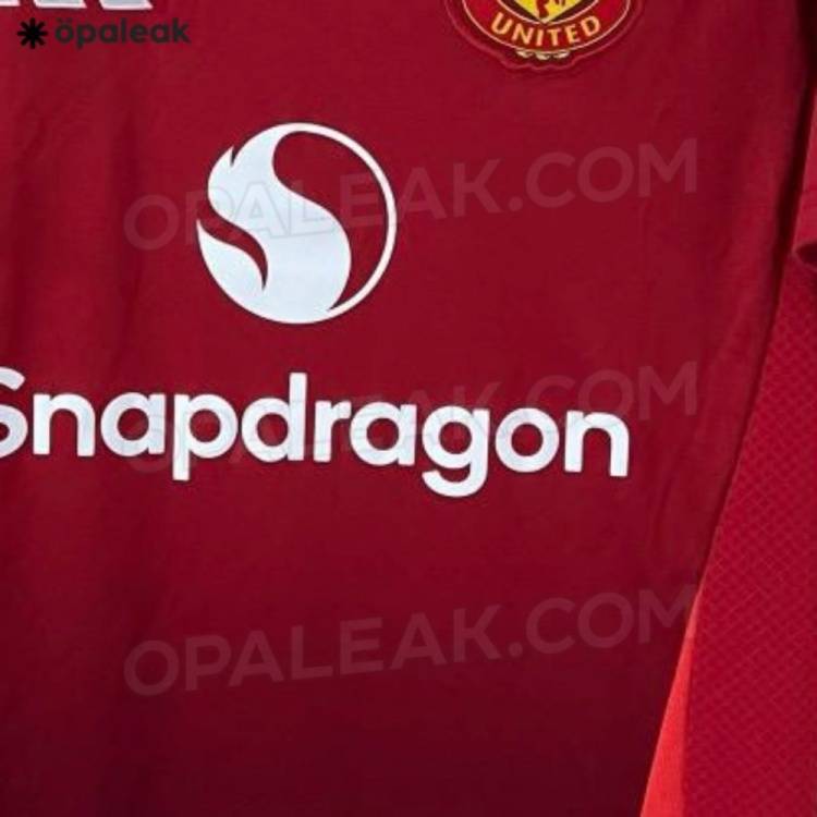 曼联下赛季主场球衣谍照：鲜红+深红，高通骁龙胸前赞助
