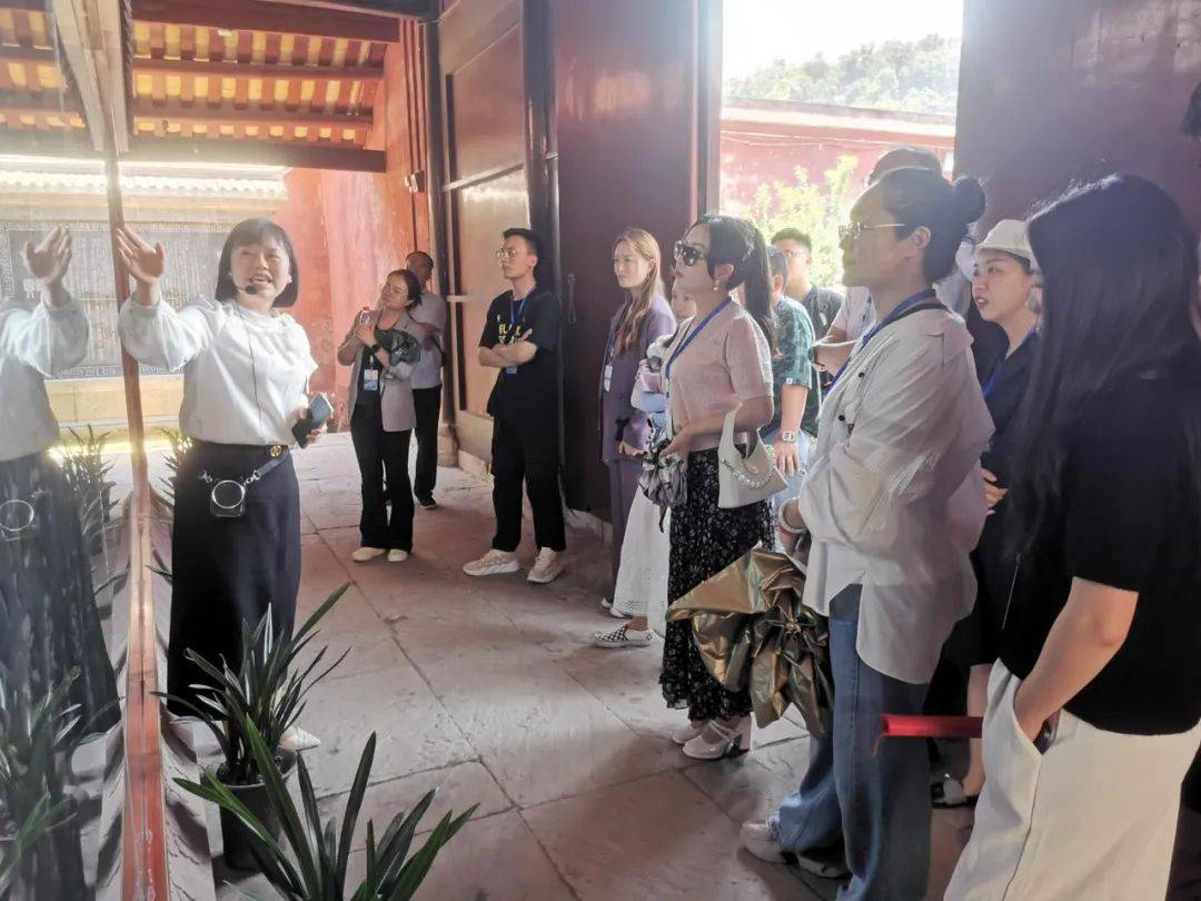 四川根兴食品有限公司,资中文庙采风调研,每到一处都详细了解点位的