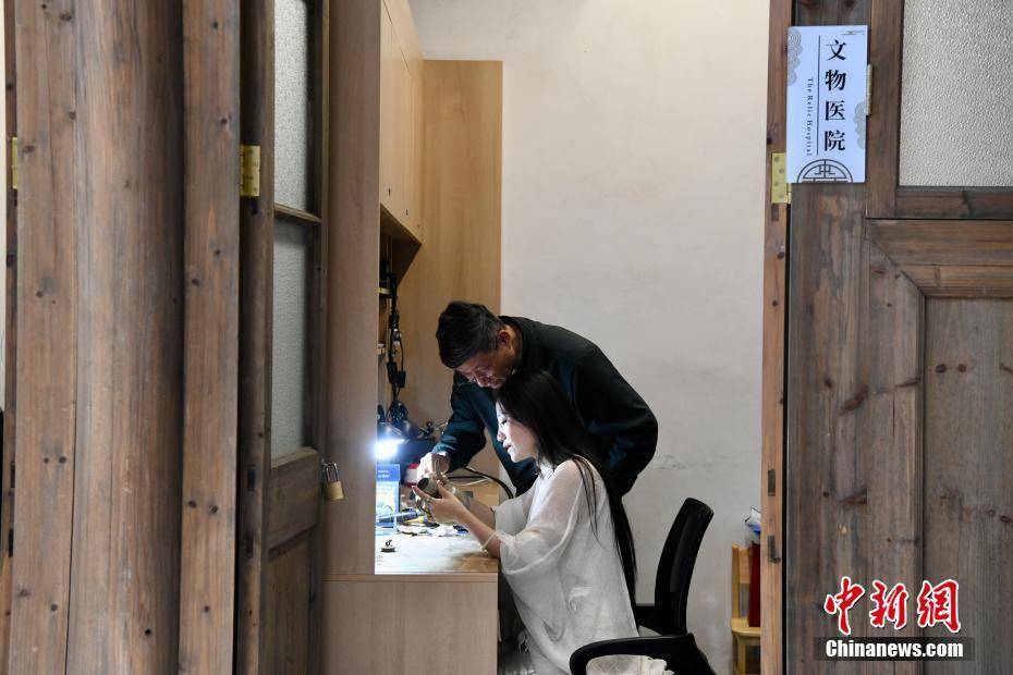 【图片故事】探访福州古厝里的"文物医院":修复和展览结合走出新路子