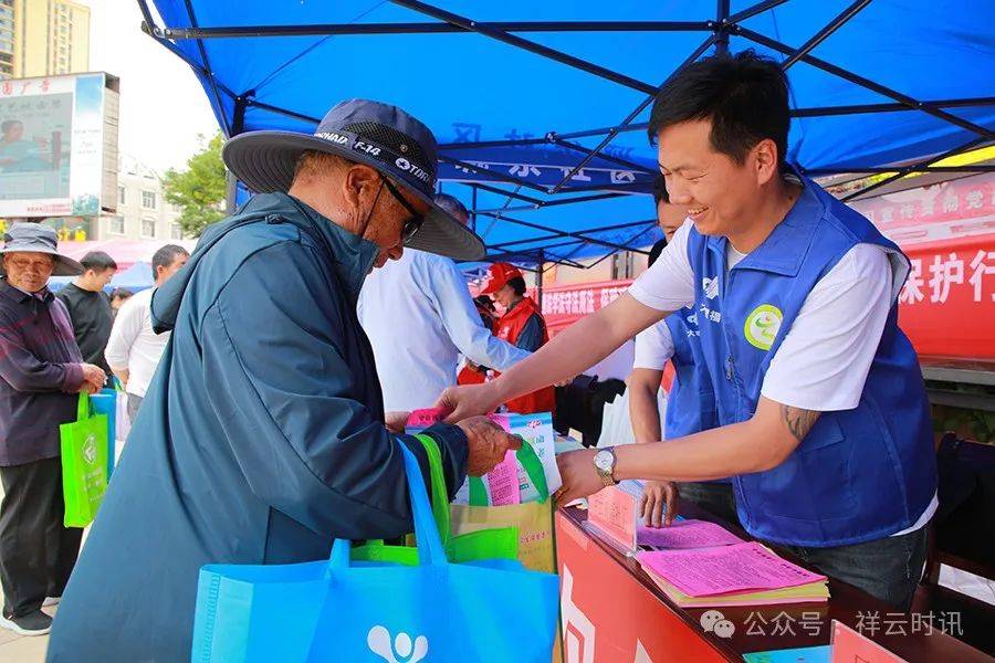 祥云开展全国助残日宣传活动