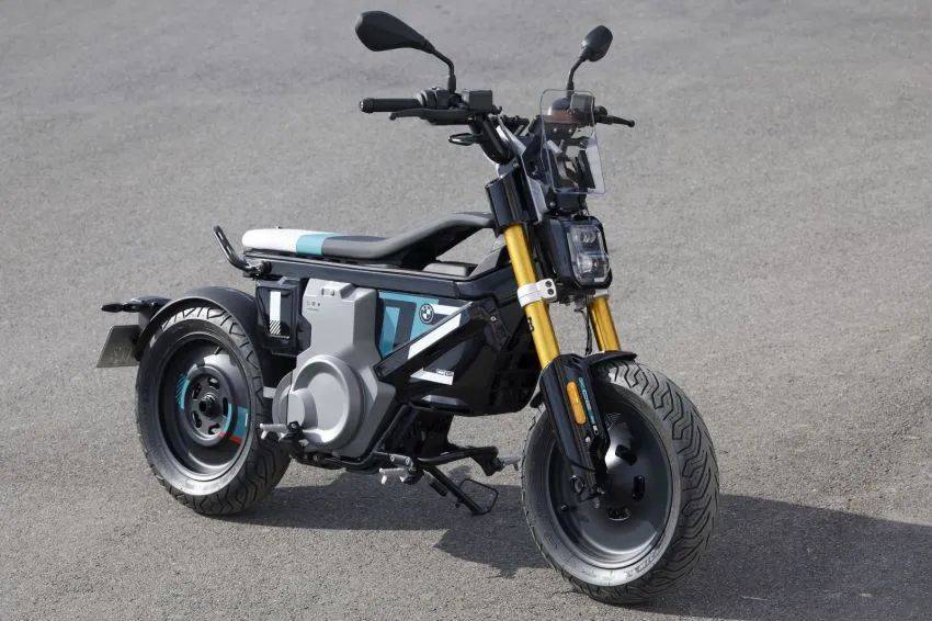 宝马摩托车全新r 1300 gs与全新bmw ce 02登陆北京国际摩托车展