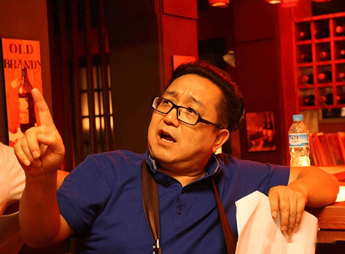 句号:叶景林助他上春晚,娶"丫蛋"恩爱28年,今61岁因带货被嘲