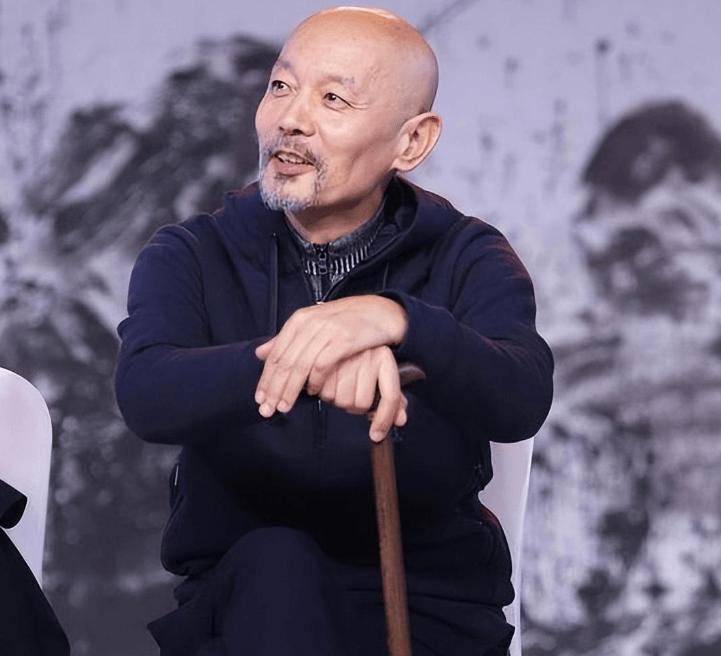 父亲是老戏骨,母亲是编辑,67岁无儿无女,遗憾没让父亲当爷爷_葛优