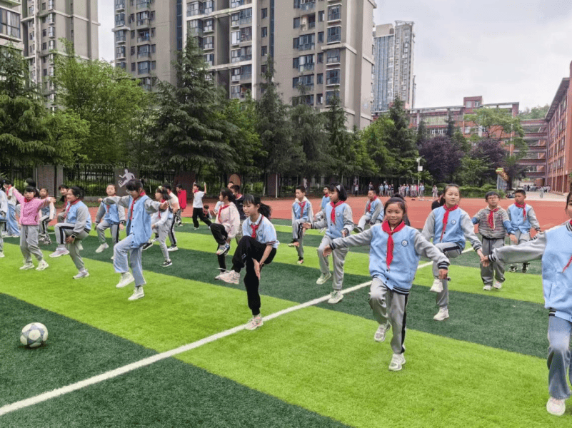 贵州省体科所:体育健康科普进校园 助力青少年会"动"又会"吃"