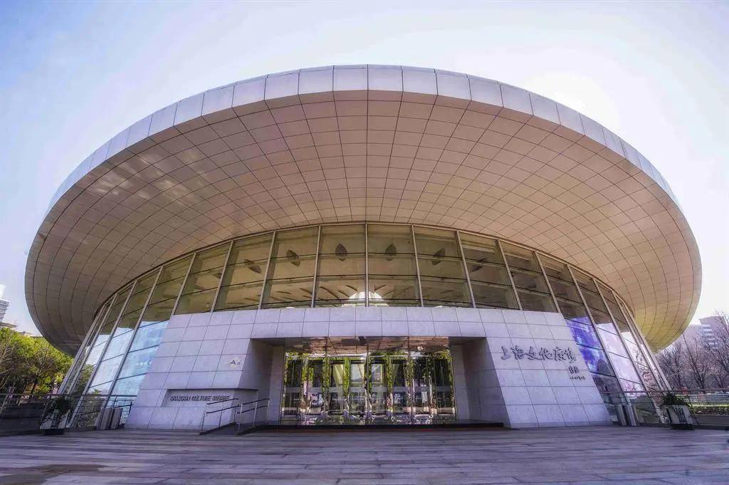 上海文化广场,坐落于上海市中心,是国内最大的下沉式剧院,也是上海