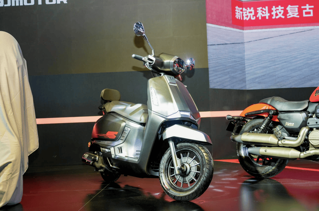 钱江摩托旗下多款重磅车型,诚意价格亮相北京摩博会!