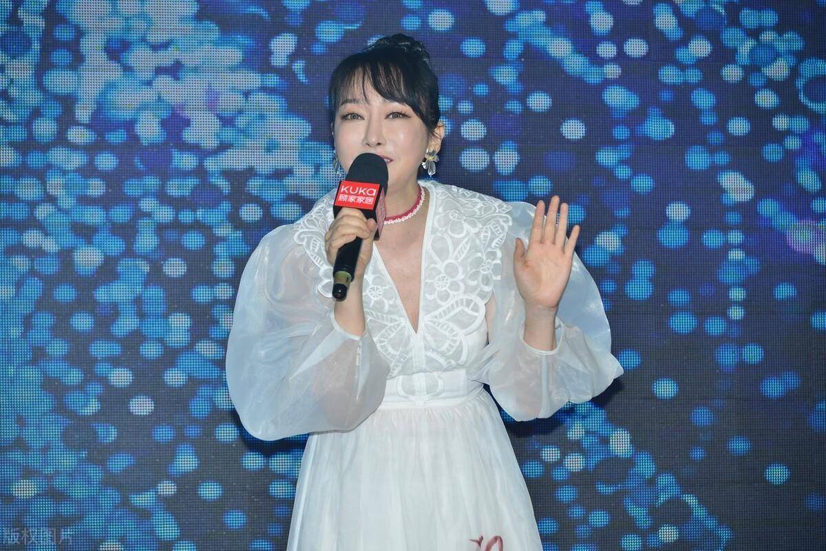 萨顶顶这身材,这才是尤物啊!