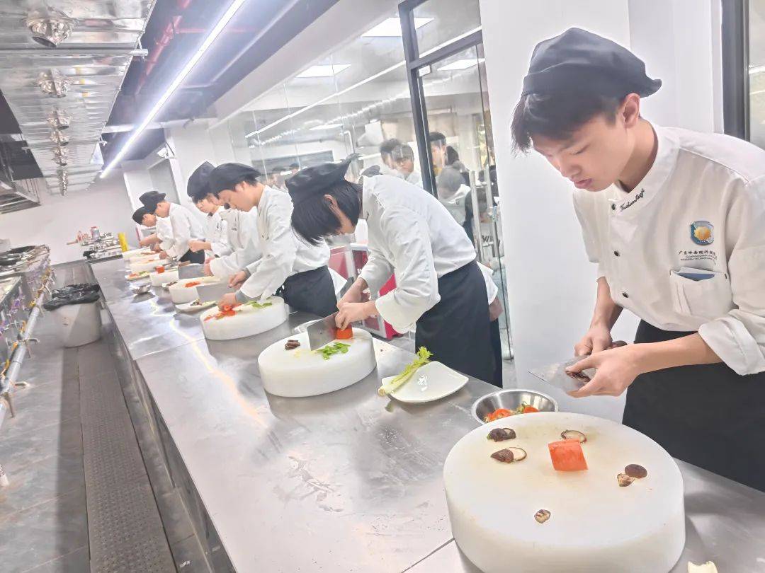 烹饪(中式烹调)专业05母婴护理员,养老护理员,医疗照护员,体检中心