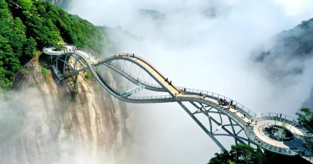 此外,还有寓意心想事成的圆梦桥,步步高升的青云梯等等都是绝佳的祈福