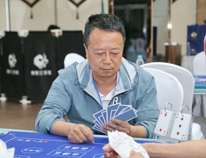 "掼"军来袭——"盛景杯"秦皇岛市首届益智康体掼蛋大赛圆满收官