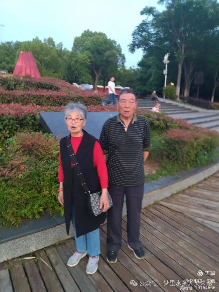 相识六十载,再聚情愈坚:原孝感师范64(5)班同学蔡甸聚会