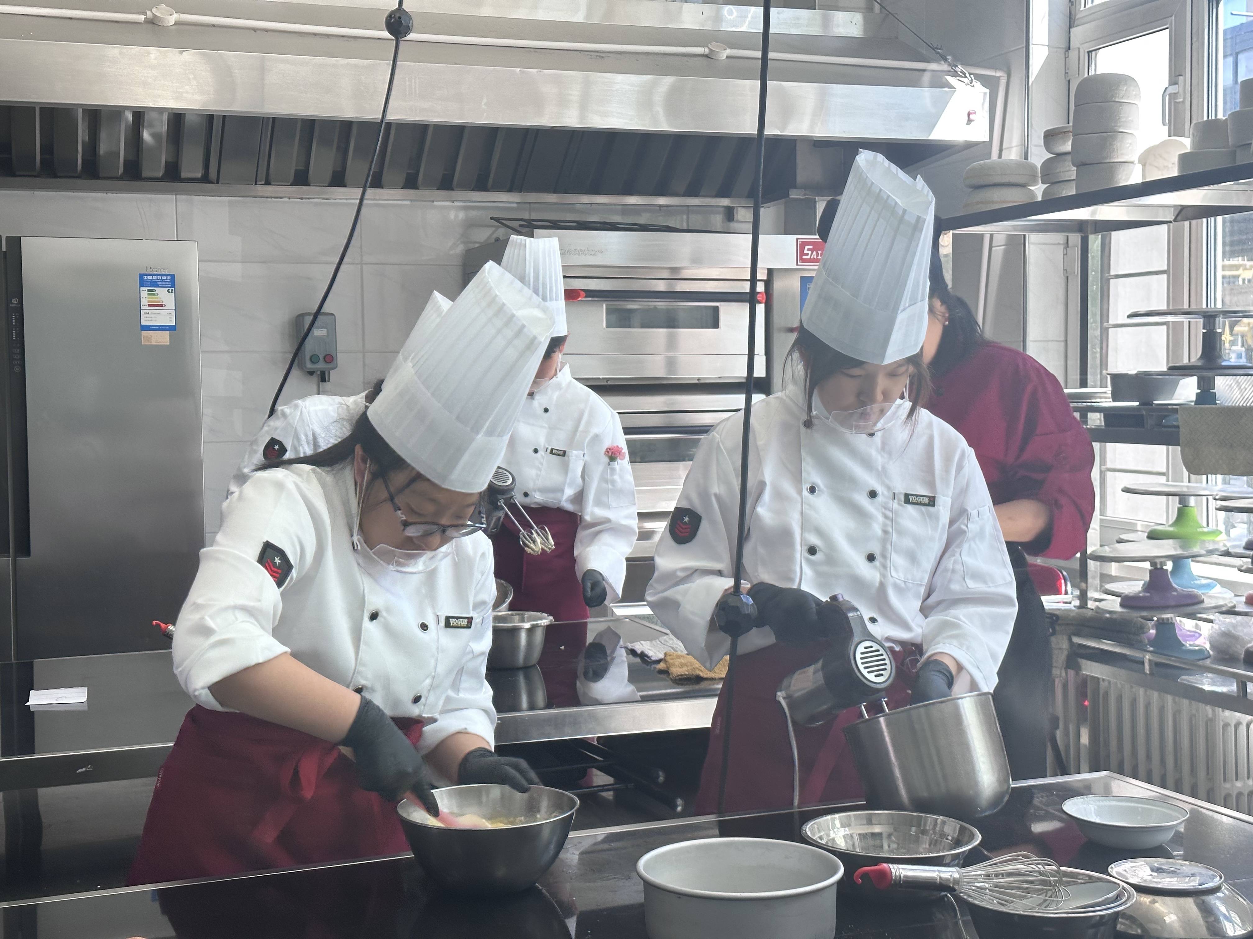 变特殊为"特色" 特教学校助力学生职业发展_比赛_哈尔滨市_张雨涵