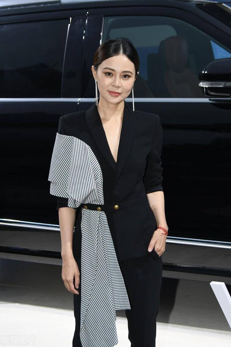 关悦这身材,这才是尤物啊!